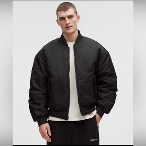 Lululemon Reversible 600 Down Fill Bomber Jacket Black size Large LM4AWNS BNWT